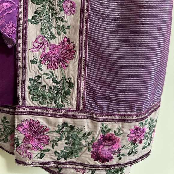 Pakistani Designer Silk Dress 3Pc - Picture 9 of 10